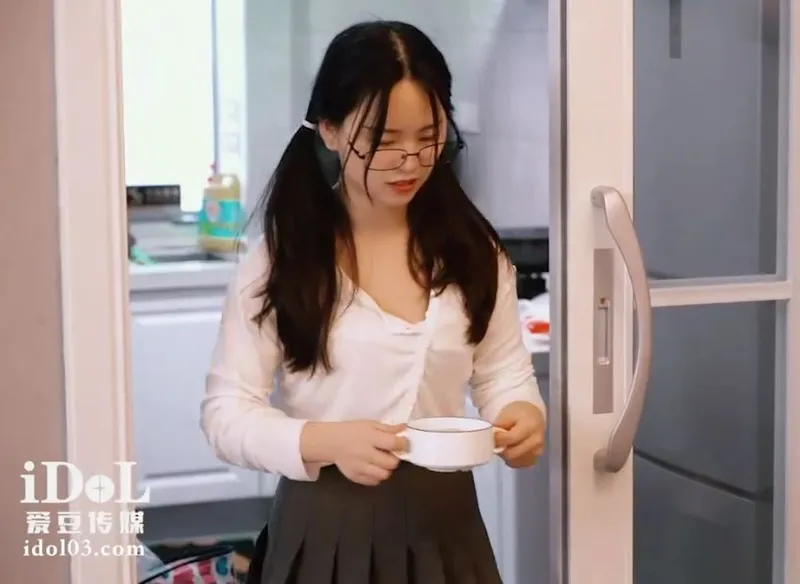 Cục vàng về quê ăn tết bị bố dượng nắc vì càng lớn càng ngon